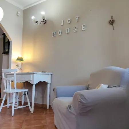 Joy House Дом отдыха Порто-Торрес